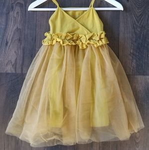 Girl's yellow tutu dress